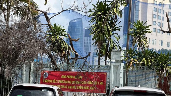 Khu vực này đã được UBND TP Đà Nẵng điều chỉnh quy hoạch và điều chỉnh điều thời hạn sử dụng đất từ lâu dài thành đất 50 năm. Việc điều chỉnh này sẽ được tính kể từ ngày Văn phòng Đăng ký đất đai thành phố đăng ký biến động chuyển quyền cho người trúng đấu giá thi hành án. Theo quy chế, ngoài số tiền đấu giá, người trúng đấu giá SVĐ Chi Lăng sẽ phải thực hiện nghĩa vụ nộp khoản tiền sử dụng đất hơn 139 tỷ đồng. Đây là số tiền theo kết luận của Thanh tra Chính phủ, việc Đà Nẵng giảm 10% tiền sử dụng đất khi giao đất tại dự án này không đúng quy định, cần thu hồi.