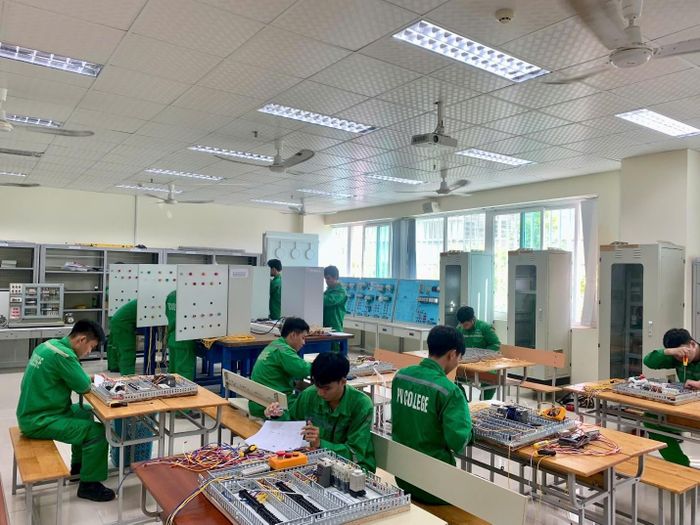 Triết lý đào tạo xuyên suốt của PVCollege: “Dạy để làm - Dạy theo nhu cầu - Dạy để thích nghi với thời đại”
