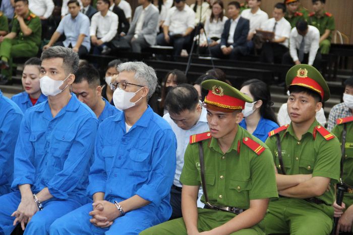 Các bị cáo tại phiên tòa.