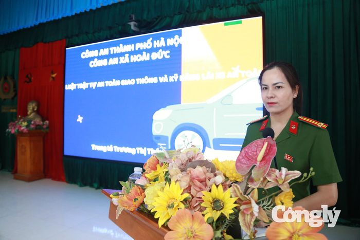 Trung tá Trương Thị Thúy (Công an xã Hoài Đức).