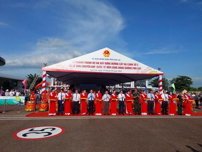 Lễ khánh thành Dự án xây dựng đường cất hạ cánh số 2. Ảnh: Phúc Anh