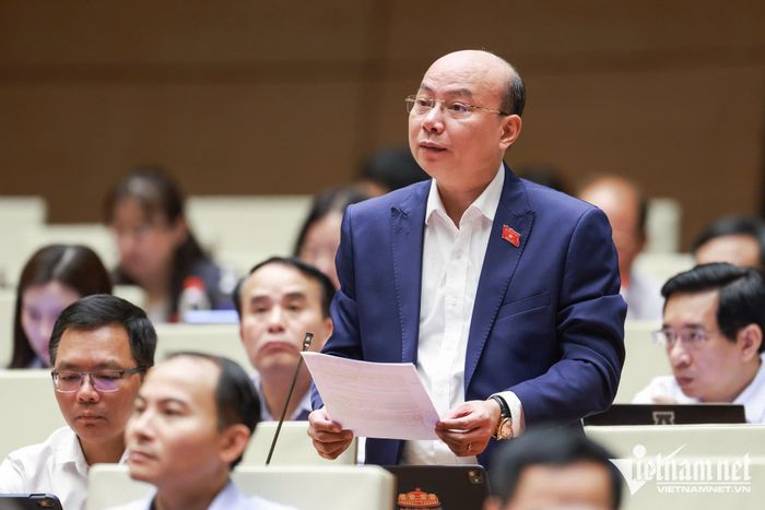 Đại biểu Hoàng Văn Nghĩa