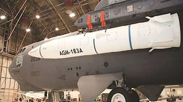 Nguyên mẫu tên lửa siêu vượt âm AGM-183A ARRW. Ảnh: Breaking Defense.