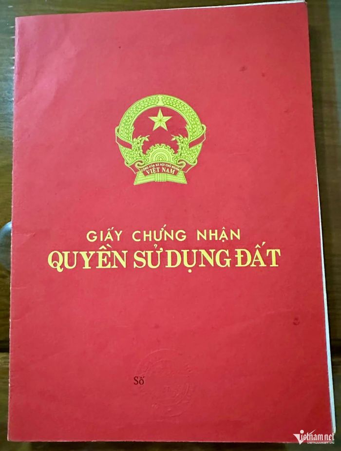 Đối với đất được xác định là đất nông nghiệp, giấy chứng nhận cấp trước ngày 1/8/2024 ghi thời hạn sử dụng lâu dài hoặc không thể hiện thời hạn thì khi đăng ký biến động, thời hạn sử dụng đất được xác định lại là 50 năm theo quy định. Ảnh minh họa: Hồng Khanh.