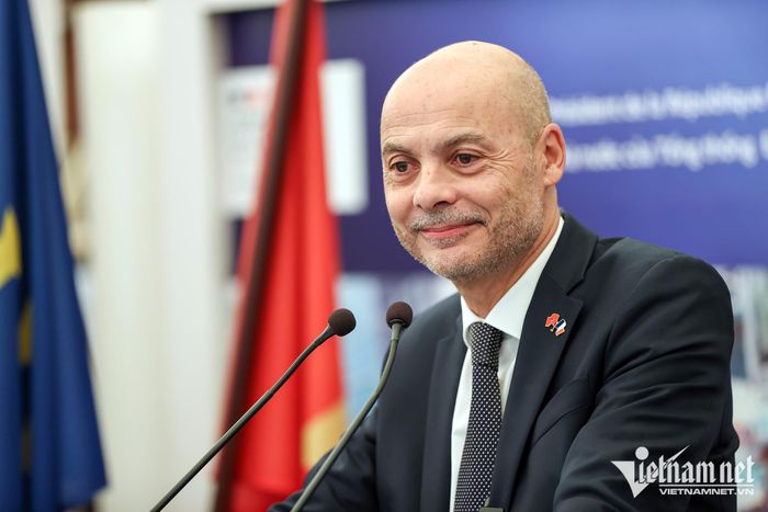 Đại sứ Pháp tại Việt Nam Didier Le Bret