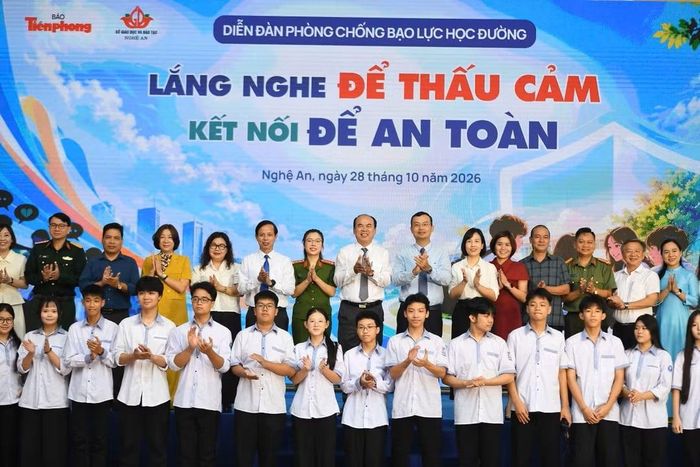 Tại Nghệ An vừa diễn ra Diễn đàn phòng chống bạo lực học đường với sự tham gia của hơn 1.000 học sinh