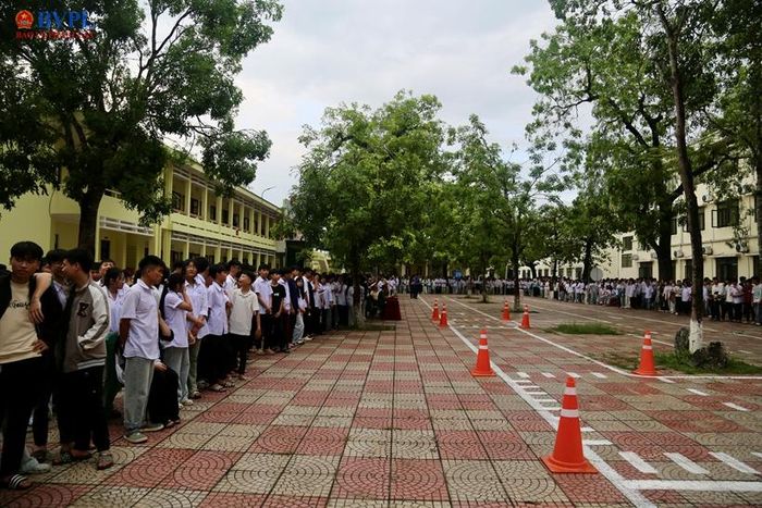  Sa hình thực hành lái xe an toàn này được nhà trường lồng ghép trong các buổi học Giáo dục quốc phòng.
