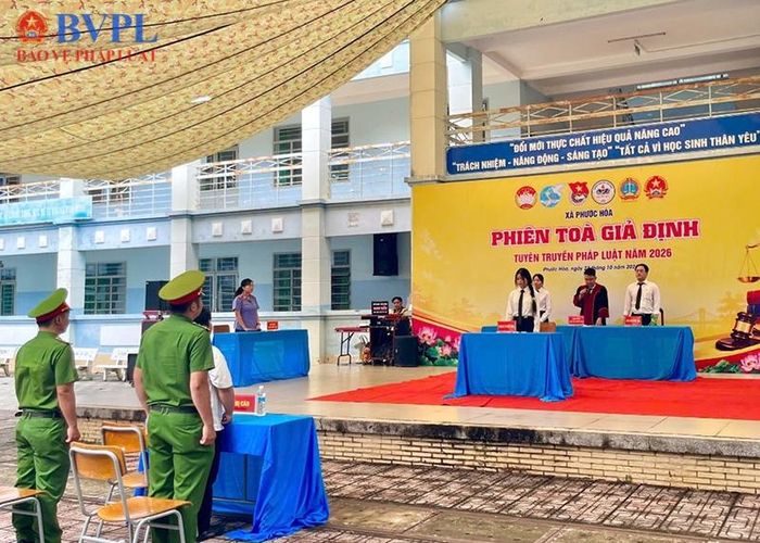 Hình ảnh tại phiên tòa giả định.