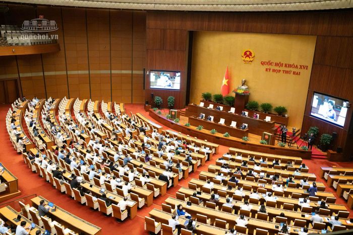 Quốc hội thảo luận ở hội trường về dự án Luật Kinh doanh bất động sản (sửa đổi) và dự án Luật Thực hiện dân chủ ở cơ sở (sửa đổi). Ảnh: Quochoi.vn
