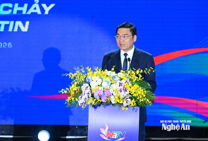 Đồng chí Hoàng Nghĩa Hiếu - Phó Bí thư Thường trực Tỉnh uỷ, Chủ tịch HĐND tỉnh phát biểu tại buổi lễ. Ảnh: Thành Cường