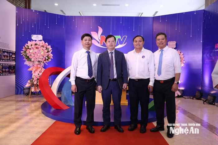 Đồng chí Nguyễn Thanh Lâm - Ủy viên Trung ương Đảng, Tổng Giám đốc Đài Truyền hình Việt Nam, Phó Trưởng ban Tuyên giáo Trung ương về dự chương trình gặp mặt. Ảnh: Quang An