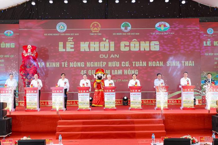 Tháng 9/2026, dự án Tổ hợp kinh tế nông nghiệp hữu cơ, tuần hoàn, sinh thái 4F Quế Lâm Lam Hồng khởi công xã Cẩm Xuyên với quy mô gần 47 ha, vốn đầu tư gần 1.300 tỷ đồng, tích hợp sản xuất, chăn nuôi, chế biến và nhà máy lúa gạo công suất 100.000 tấn/năm.