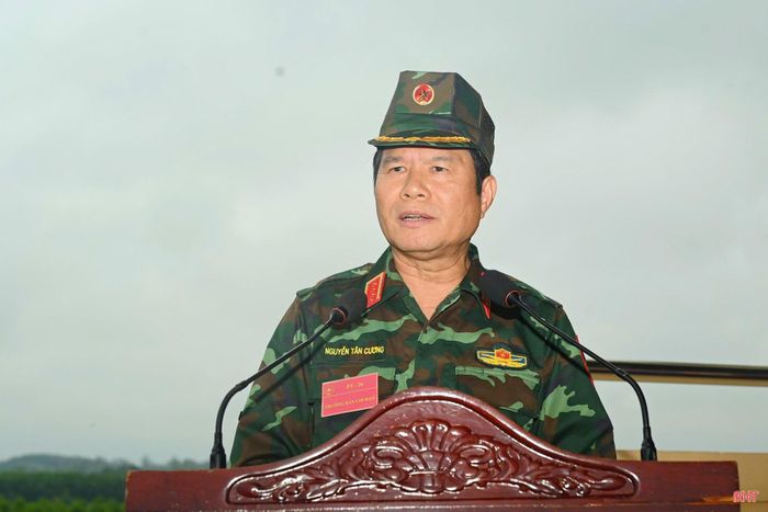 Đại tướng Nguyễn Tân Cương - Ủy viên Trung ương Đảng, Tổng tham mưu trưởng QĐND Việt Nam, Thứ trưởng Bộ Quốc phòng, Trưởng ban Chỉ đạo diễn tập PT-26 (Bộ Quốc phòng) phát biểu tại điểm cầu Sở Chỉ huy Quân khu 4.