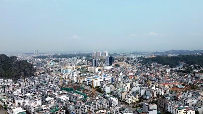 Một góc đô thị Quảng Ninh. (Ảnh: TTXVN phát)