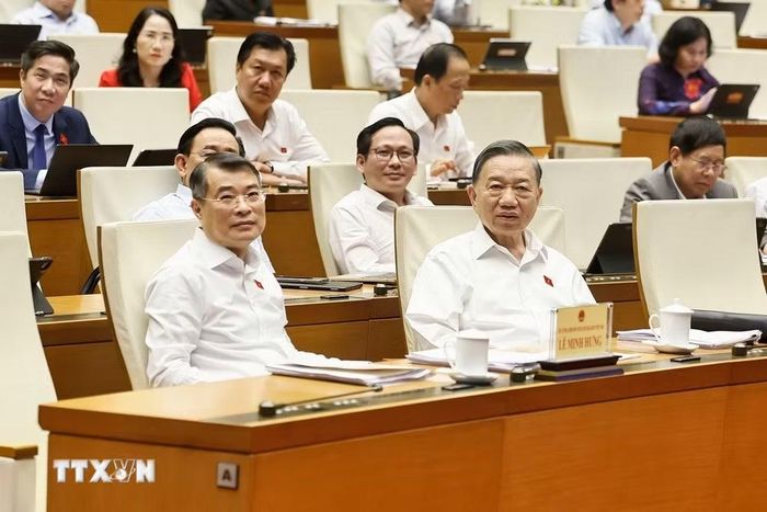 Tổng Bí thư, Chủ tịch nước Tô Lâm, Thủ tướng Lê Minh Hưng và đại biểu dự phiên họp. (Ảnh: Doãn Tấn/TTXVN)