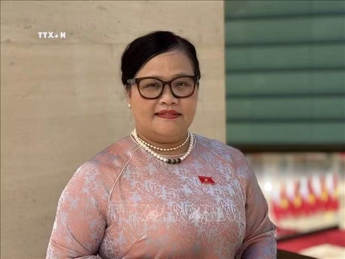 Đại biểu Nguyễn Thị Sửu (Thành phố Huế) trả lời phỏng vấn. Ảnh: Hải Ngọc/TTXVN