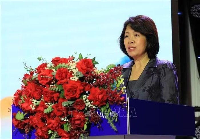 Bà Nguyễn Thị Hoàng Vân, Thứ trưởng Bộ Ngoại giao Việt Nam phát biểu tại hội nghị.