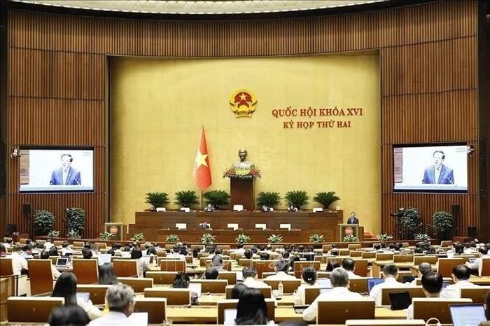Bộ trưởng Bộ Xây dựng Trần Hồng Minh phát biểu giải trình, làm rõ một số vấn đề đại biểu Quốc hội nêu. Ảnh: Doãn Tấn/TTXVN