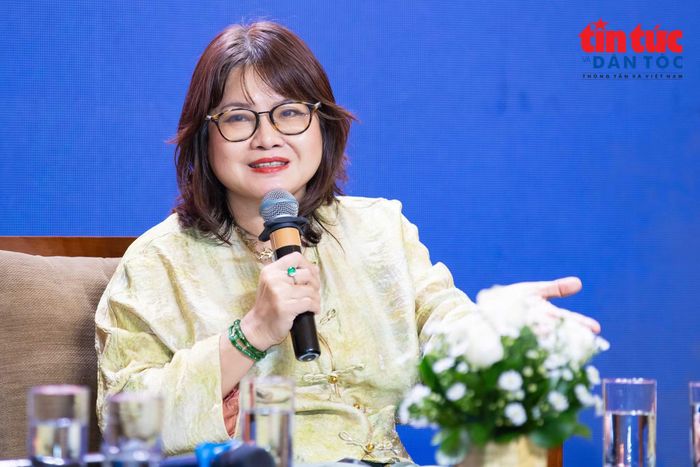 Bà Phan Thu Hằng, Chủ tịch Hội đồng Công trình xanh Việt Nam (VGBC), tại diễn đàn.