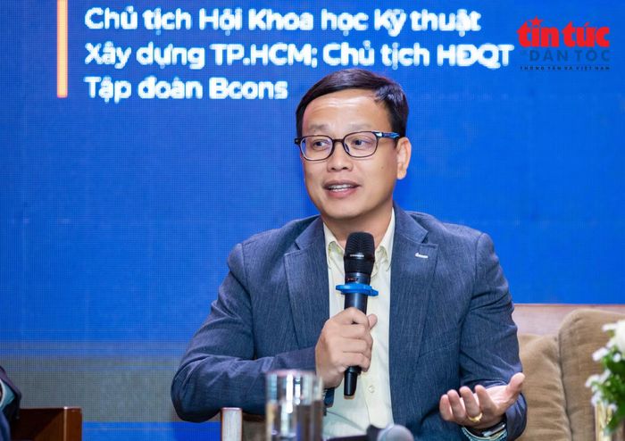 Ông Lê Như Thạch, Chủ tịch Hội Khoa học kỹ thuật xây dựng TP Hồ Chí Minh, Chủ tịch Hội đồng quản trị Tập đoàn Bcons chia sẻ góc nhìn về thị trường bất động sản tại diễn đàn.
