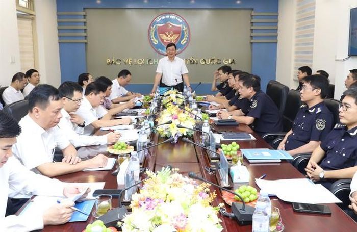Hội nghị sáng 30/10 bàn về thúc đẩy hoạt động xuất nhập khẩu, logistics và hải quan trên địa bàn tỉnh Thanh Hóa. (Ảnh: UBND tỉnh Thanh Hóa)
