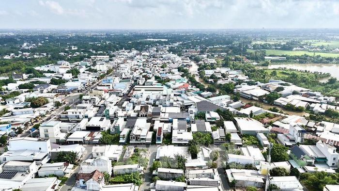 Toàn cảnh một khu vực dân cư tại xã Phú Hòa, tỉnh An Giang nhìn từ trên cao. Ảnh: Thanh Sang – TTXVN