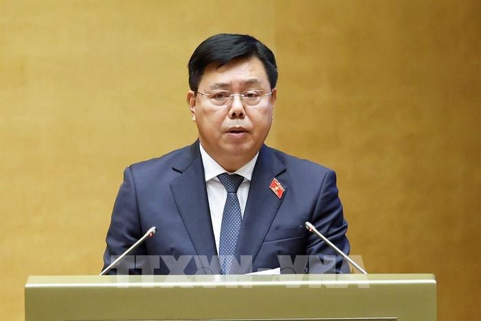 Bộ trưởng Bộ Nội vụ Nguyễn Tiến Hải phát biểu giải trình, làm rõ một số vấn đề đại biểu Quốc hội nêu. Ảnh: Doãn Tấn - TTXVN 
