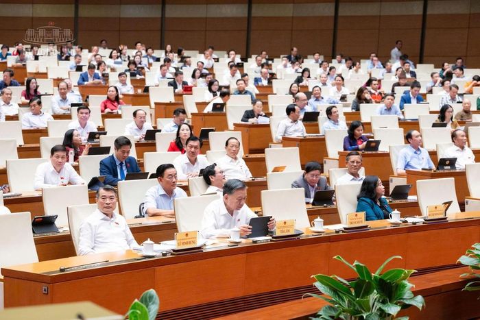 Tổng Bí thư, Chủ tịch nước Tô Lâm, Thủ tướng Lê Minh Hưng và Chủ tịch UBTƯ MTTQ Việt Nam Bùi Thị Minh Hoài tại phiên thảo luận chiều 30/10. Nguồn: Media Quốc hội