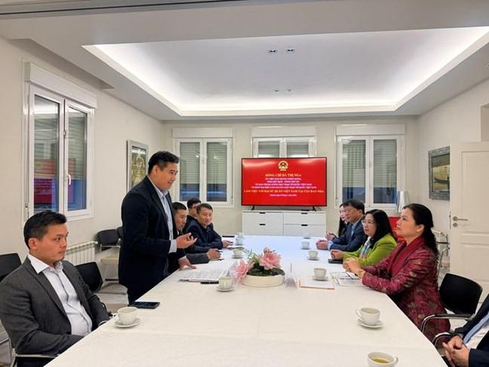 Đoàn đại biểu UBTƯ MTTQ Việt Nam thăm và làm việc với Đại sứ quán Việt Nam tại Vương quốc Tây Ban Nha