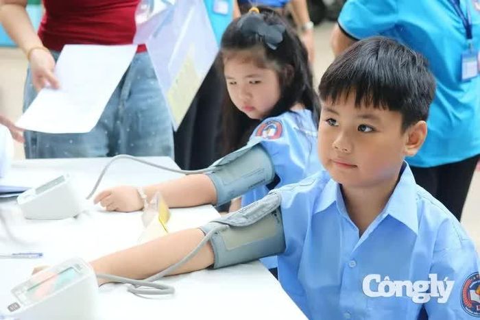 TP.HCM phát hiện 24,9% học sinh sâu răng khi khám sức khỏe toàn dân.
