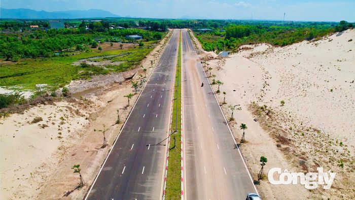 Ở khu vực Hồ Tràm, Bình Châu đến giáp ranh Sơn Mỹ, tỉnh Lâm Đồng, nhiều đoạn đã hoàn thành, mặt đường rộng rãi, dải phân cách được trồng cây xanh. Tuy nhiên, tiến độ giữa các phân đoạn vẫn chưa đồng đều.