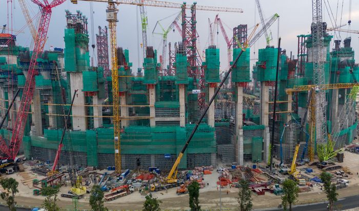 Theo ban quản lý dự án, tính đến giữa tháng 10/2026, khối lượng thi công hạng mục giàn trụ kích rút hiện đạt khoảng hơn 60%