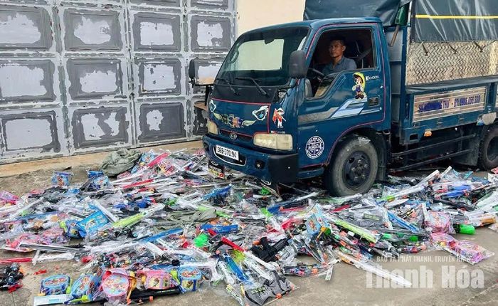 Tiêu hủy đồ chơi nhập lậu, không có hóa đơn chứng minh nguồn gốc xuất xứ.