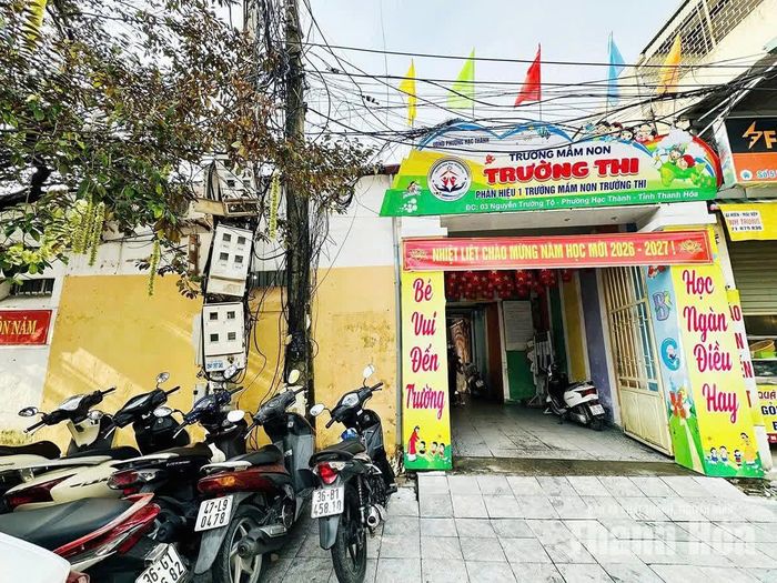 Phân hiệu 1 Trường Mầm non Trường Thi chưa đáp ứng yêu cầu về diện tích và nhu cầu sử dụng thực tế.