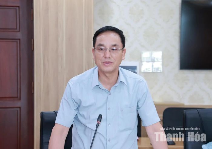 Các đại biểu phát biểu tại buổi giám sát.