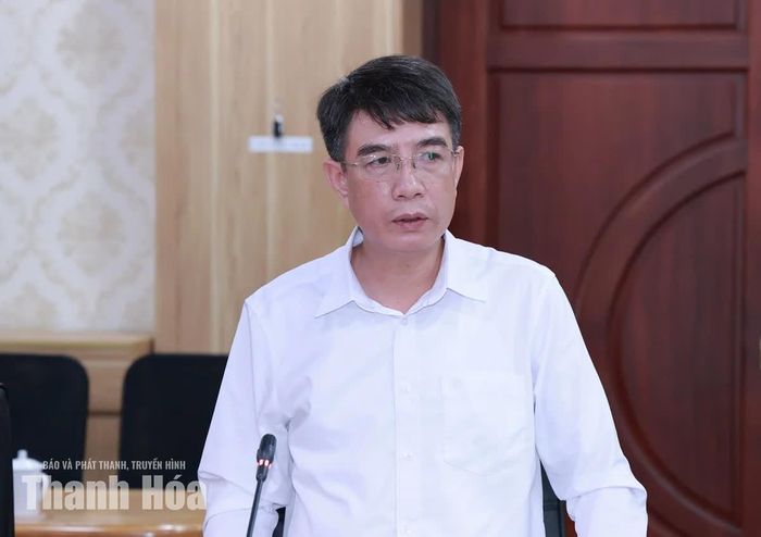 Các đại biểu phát biểu tại buổi giám sát.