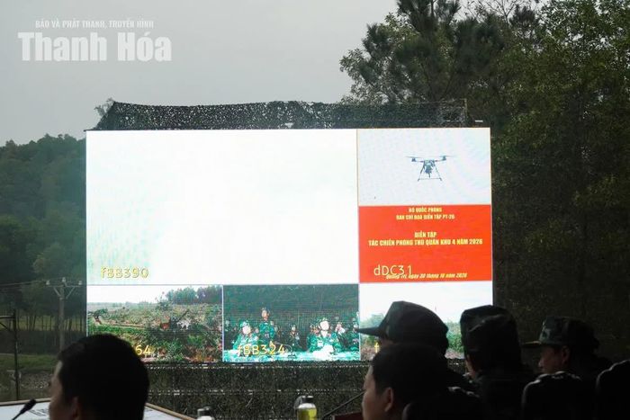 Các nội dung thực binh được kết nối ở các điểm cầu Quân khu 4.