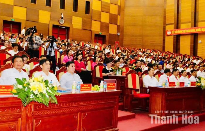 Toàn cảnh hội nghị.