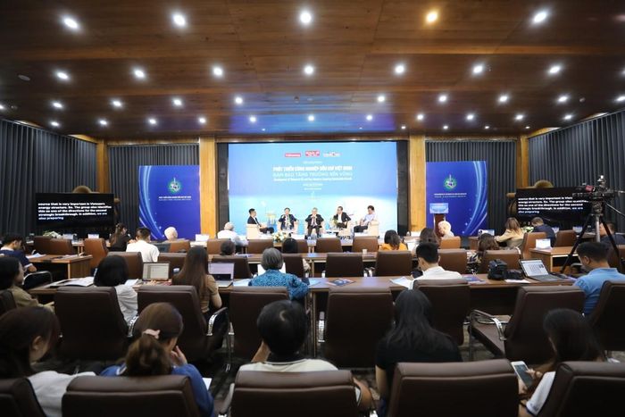 Diễn đàn “Phát triển công nghiệp dầu khí Việt Nam - Đảm bảo tăng trưởng bền vững” - Ảnh: Tri Phong.