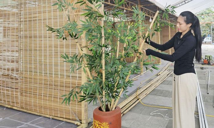 Các đơn vị tham gia lễ hội thiết kế, trang trí gian hàng ẩm thực.