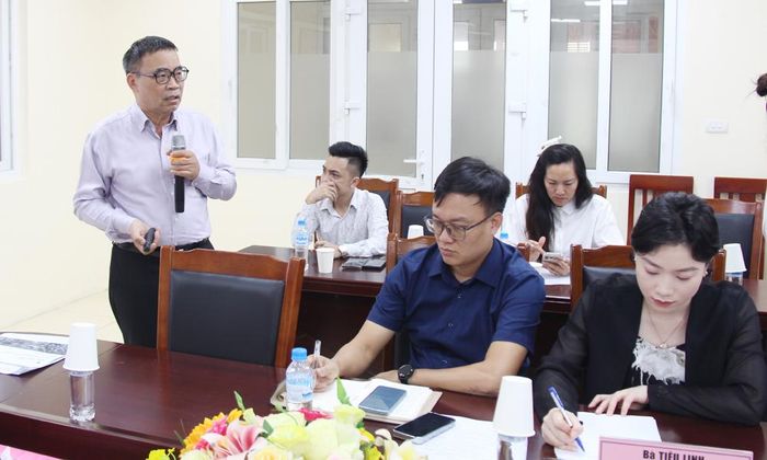  Đại biểu Hội Kiến trúc sư Việt Nam trao đổi về tầm nhìn trong định hình không gian đô thị Bắc Ninh. 