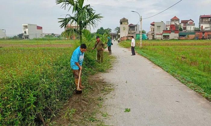  Nhân dân phường Tự Lạn vệ sinh môi trường, giữ gìn cảnh quan. 