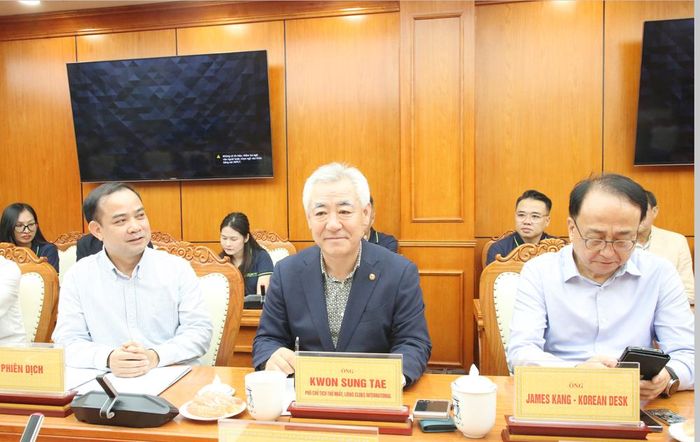  Đoàn công tác của Hiệp hội Lions Clubs International tại buổi làm việc. 