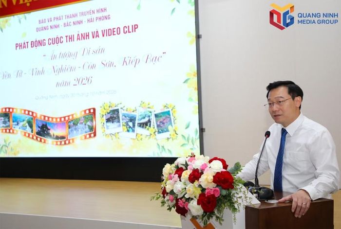 Lãnh đạo Báo và phát thanh, truyền hình Quảng Ninh phát biểu phát động cuộc thi.