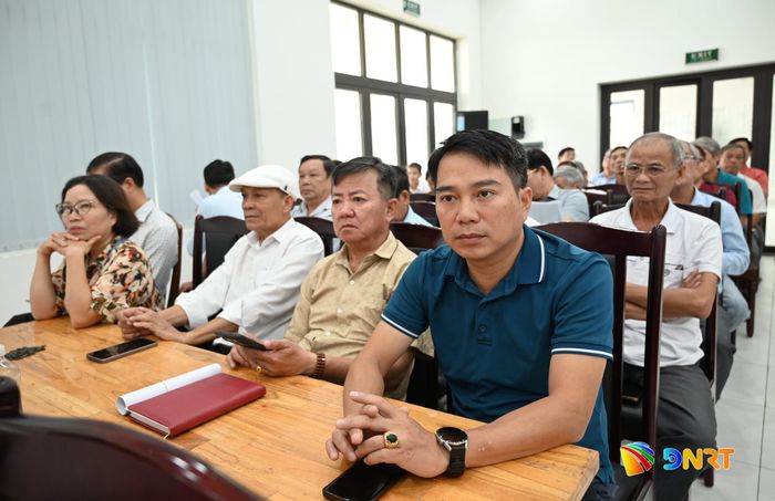 Đông đảo cử tri tham dự diễn đàn. Ảnh: KHÁNH LINH