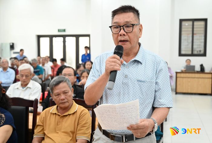 Nhiều ý kiến của cử tri tập trung vào vấn đề giáo dục và y tế. Ảnh: KHÁNH LINH