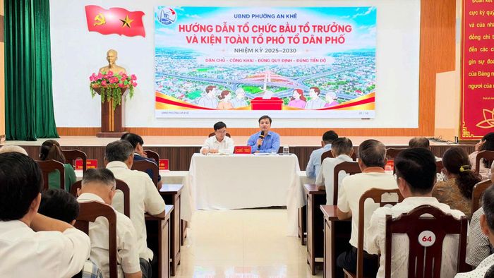 Hội nghị hướng dẫn tổ chức bầu tổ trưởng và kiện toàn tổ phó tổ dân phố trên địa bàn phường An Khê. Ảnh: V.T
