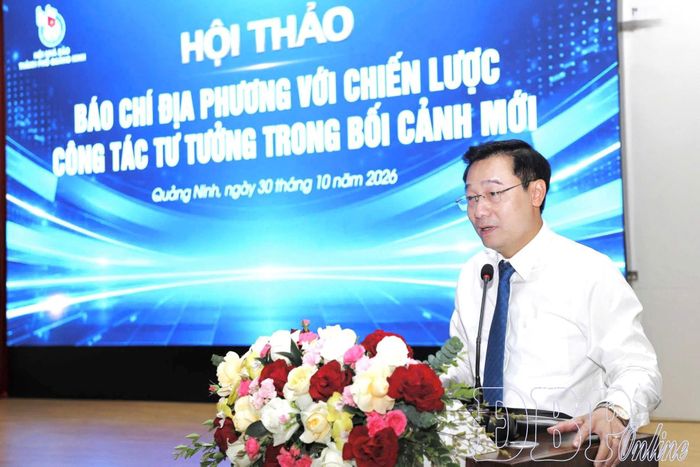Đồng chí Nguyễn Thế Lãm, Giám đốc Báo và phát thanh, truyền hình Quảng Ninh phát biểu khai mạc hội thảo.