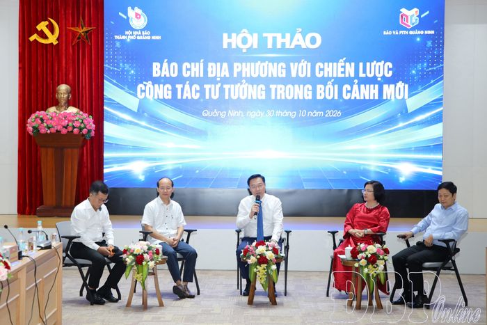 Đại biểu tham dự phiên hội thảo thứ nhất với chủ đề “Đi trước một bước trong truyền thông chính sách”.