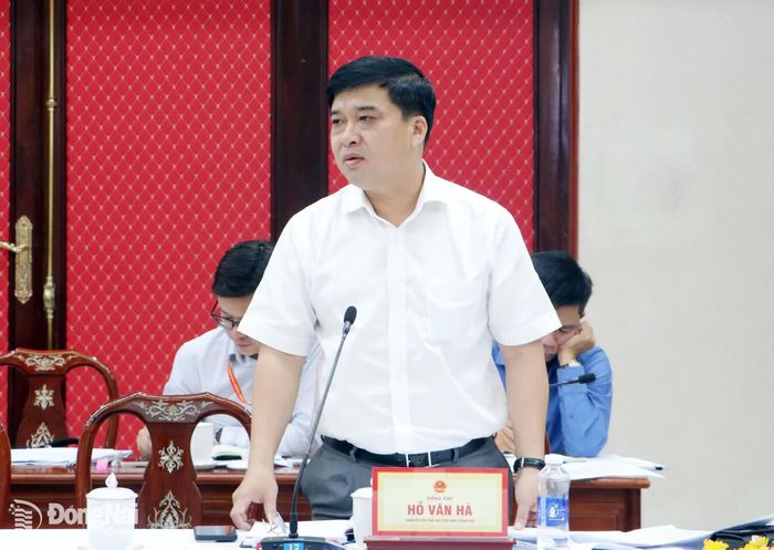 Thành ủy viên, Phó Chủ tịch UBND thành phố Hồ Văn Hà phát biểu tại buổi làm việc. Ảnh: Phạm Tùng